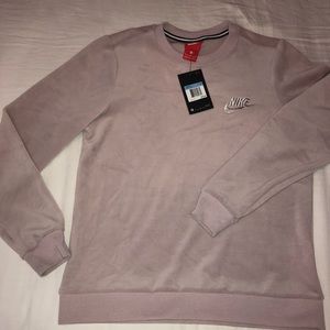 Women’s medium Nike plush crew